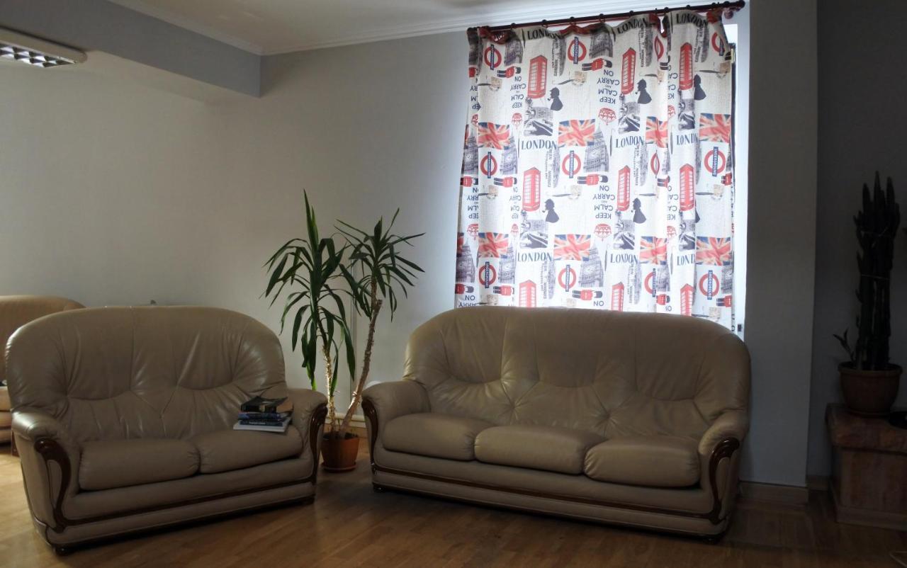 Ostello Almaty Backpackers Esterno foto