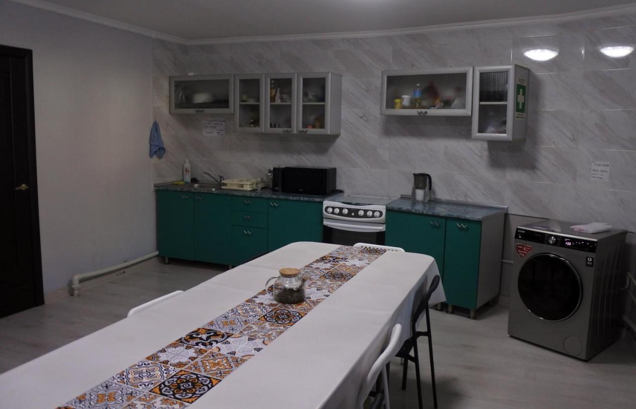 Ostello Almaty Backpackers Esterno foto