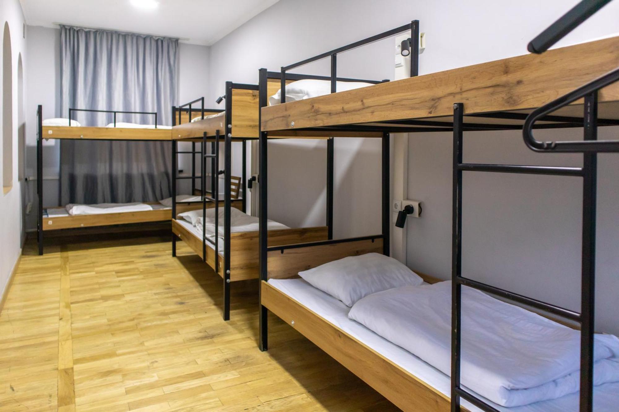 Ostello Almaty Backpackers Esterno foto
