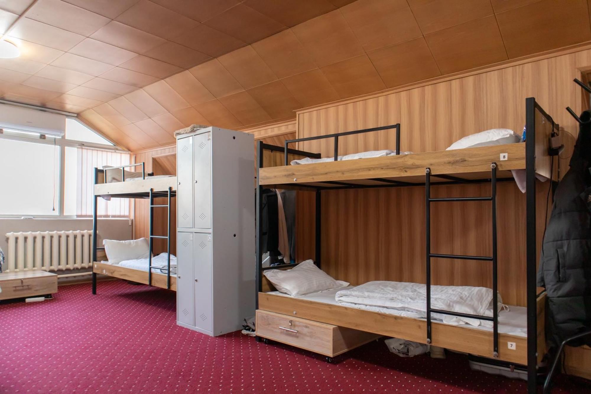 Ostello Almaty Backpackers Esterno foto